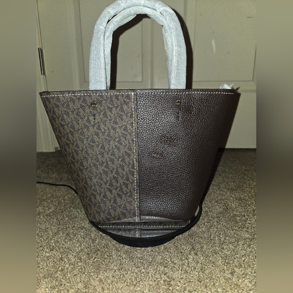 NWT Michael Kors Flora Signature Logo & Pebbled Leather Crossbody Bag - Picture 5 of 9